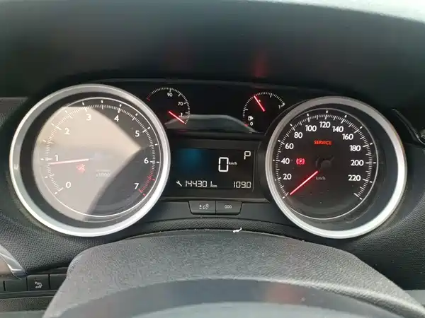 Peugeot 408 2015