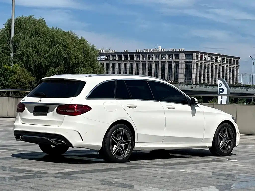 Mercedes-Benz C-Class 2021