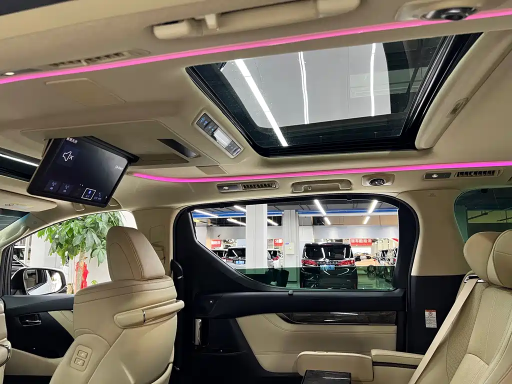 Toyota Alphard 2020 — фото 10