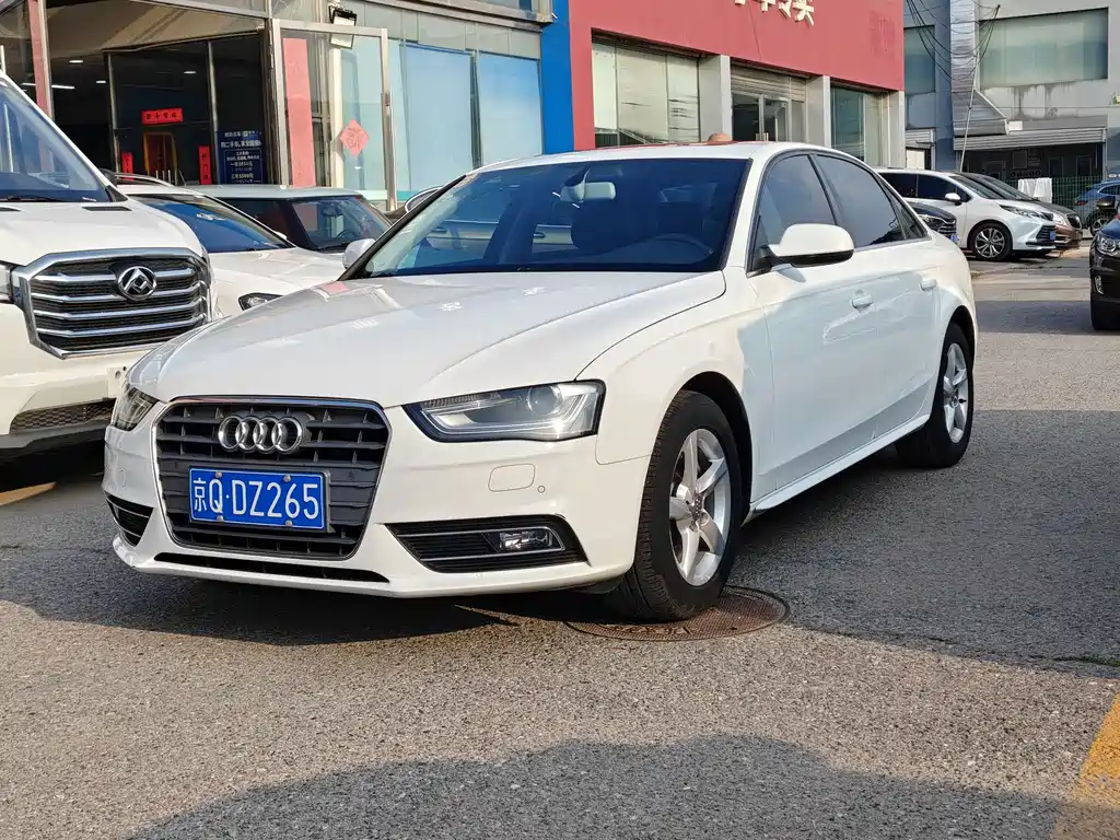 Audi A4L 2013 — фото 1
