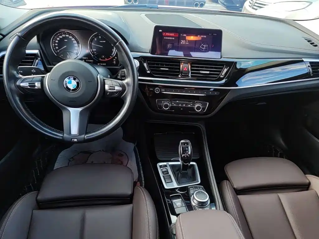 BMW 1 Series 2021 — фото 13