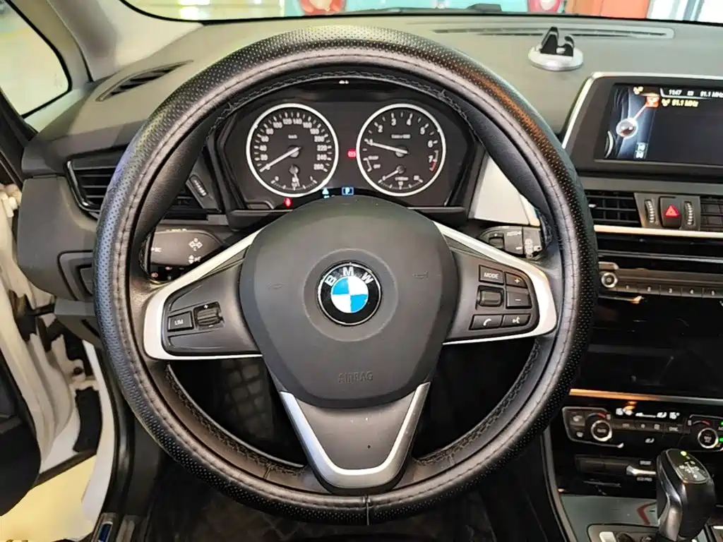 BMW 2 Series Gran Tourer 2017 — фото 11