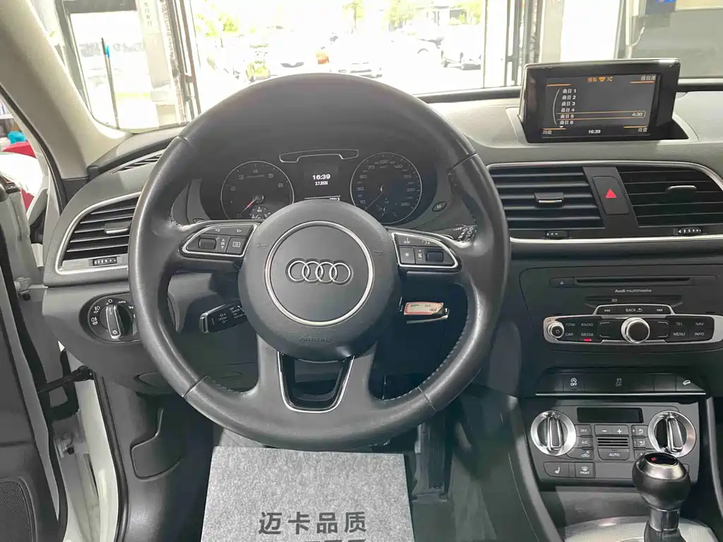 Audi Q3 2014 — фото 8