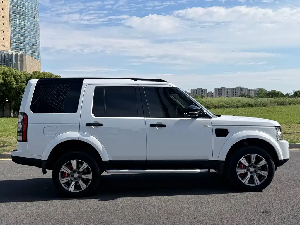 Land Rover Discovery 2014 — фото 11