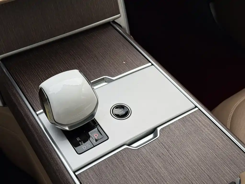 Land Rover Range Rover 2024 — фото 12