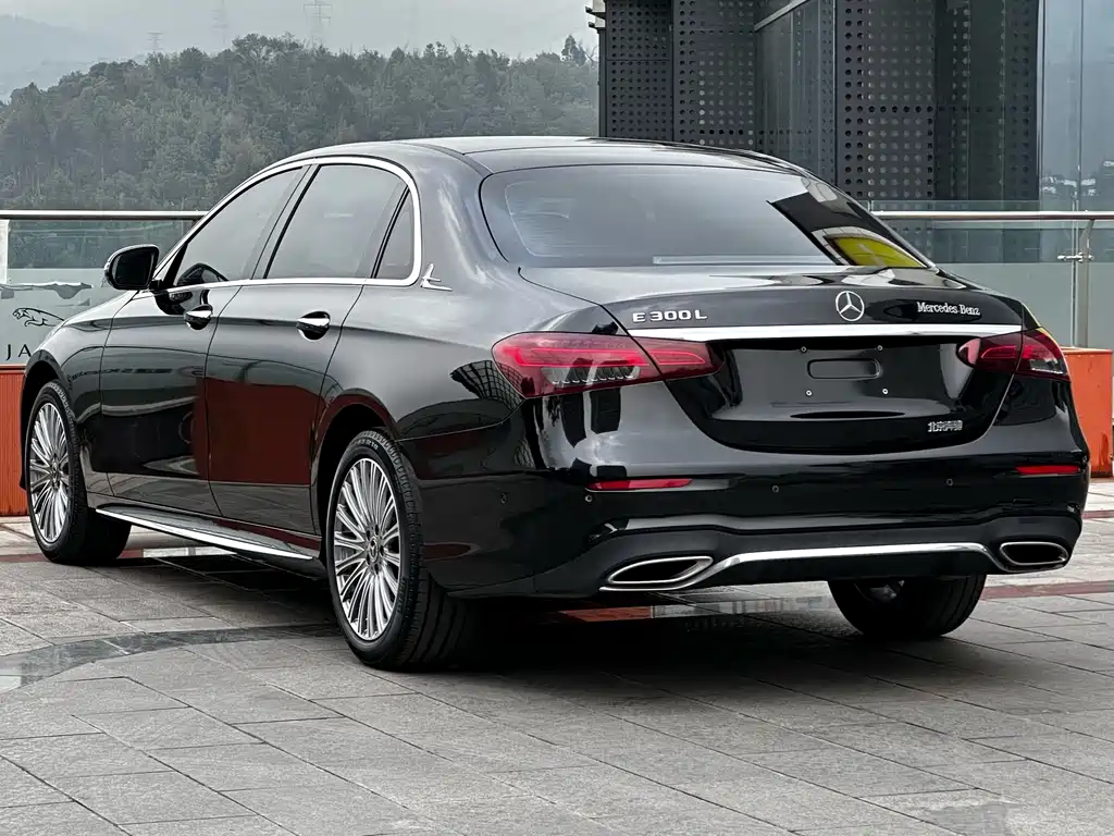 Mercedes-Benz E-Class 2021 — фото 10