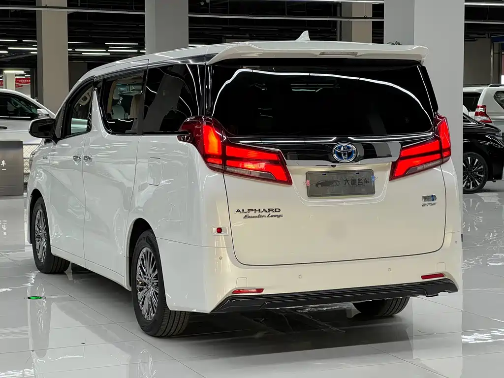 Toyota Alphard 2020 — фото 6