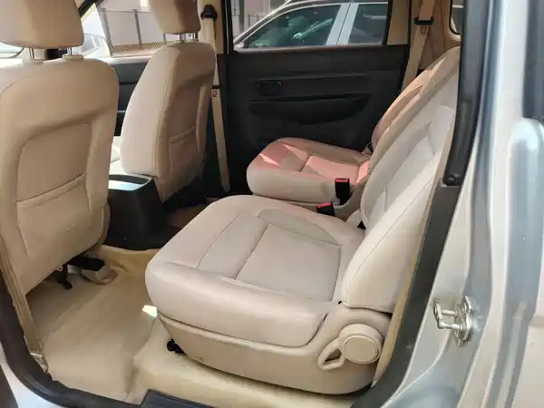 Wuling Hongguang 2014