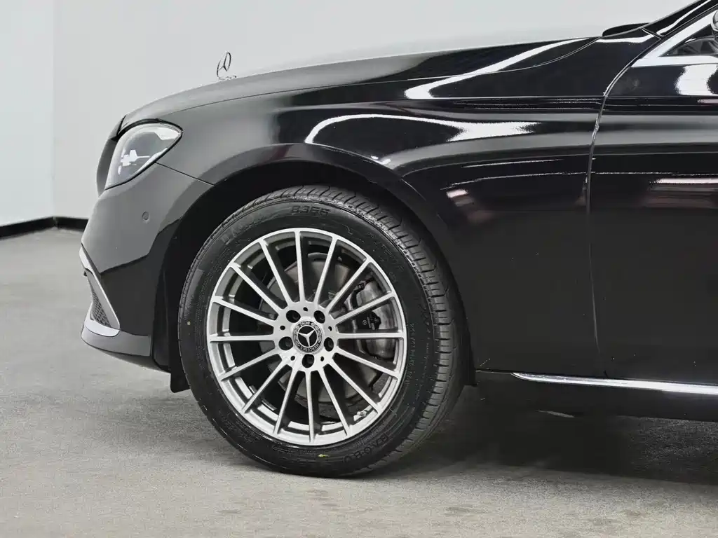 Mercedes-Benz E-Class 2023 — фото 19