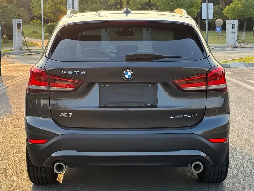 BMW X1 2022 — фото 8
