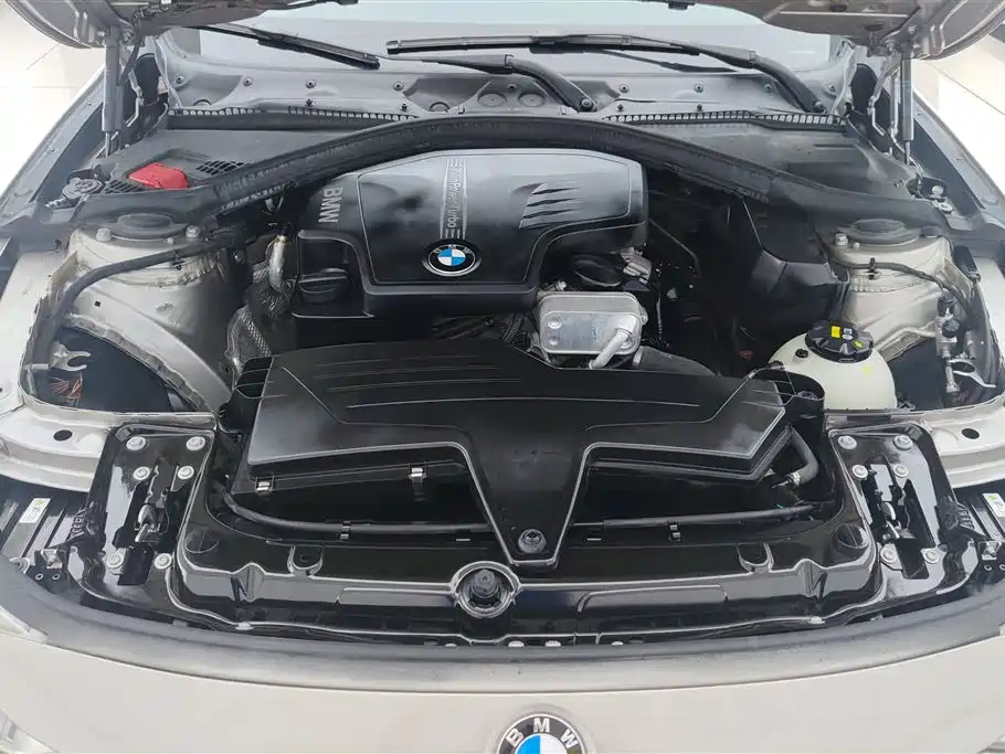 BMW 3 Series 2016 — фото 10