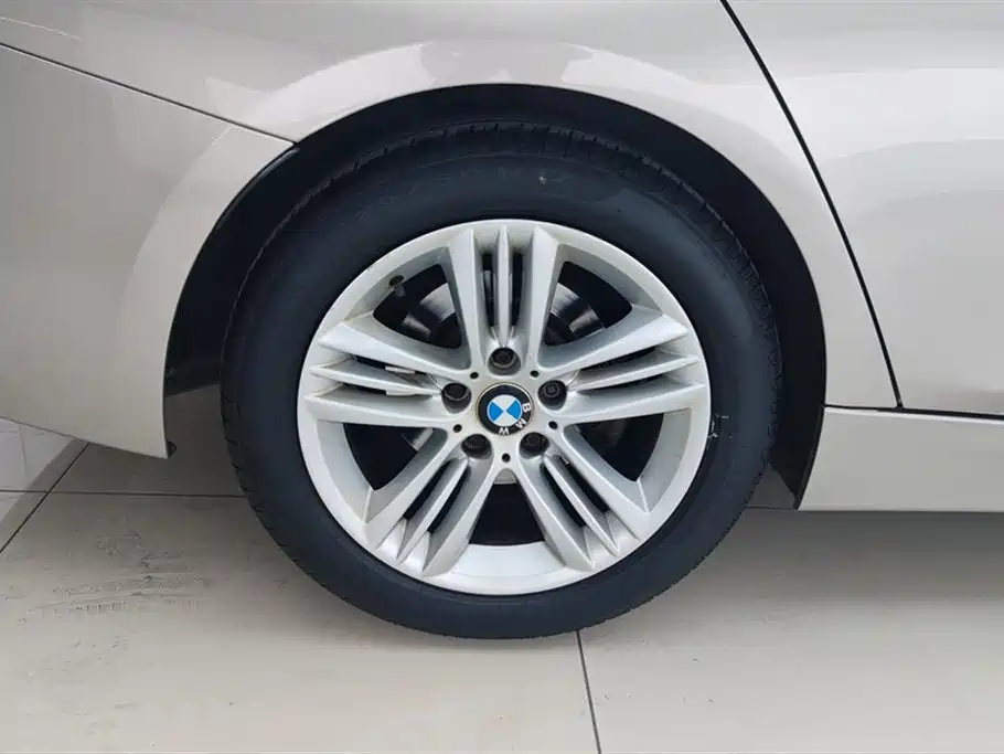 BMW 3 Series 2016 — фото 6