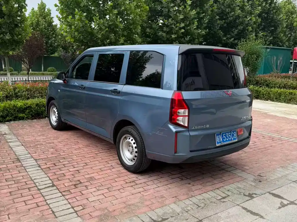 Wuling Hongguang PLUS 2023 — фото 7