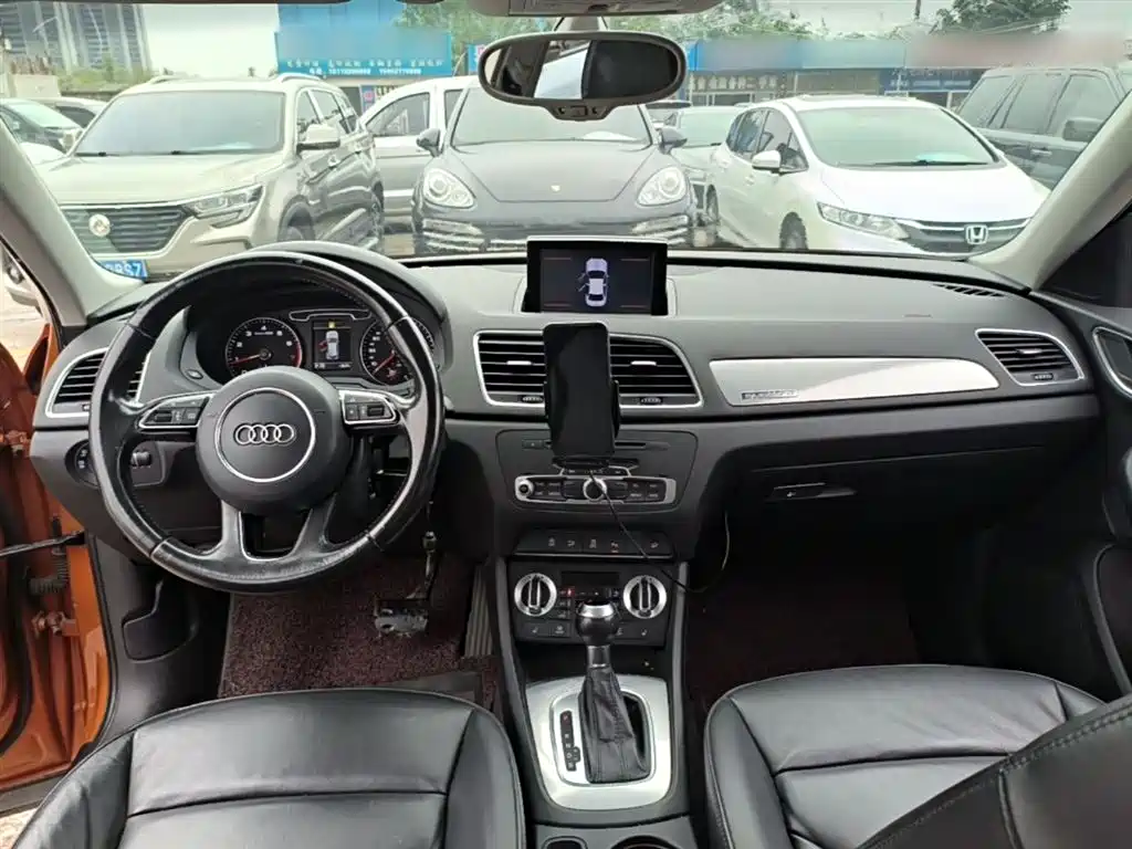 Audi Q3 2015 — фото 10