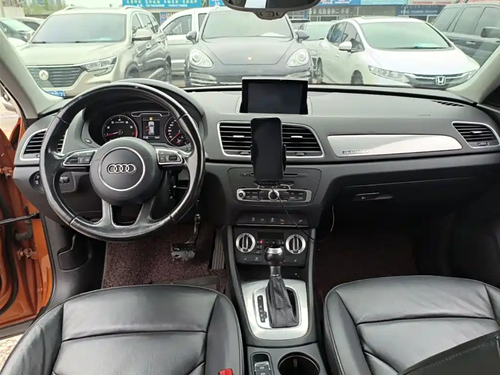 Audi Q3 2015 — фото 13