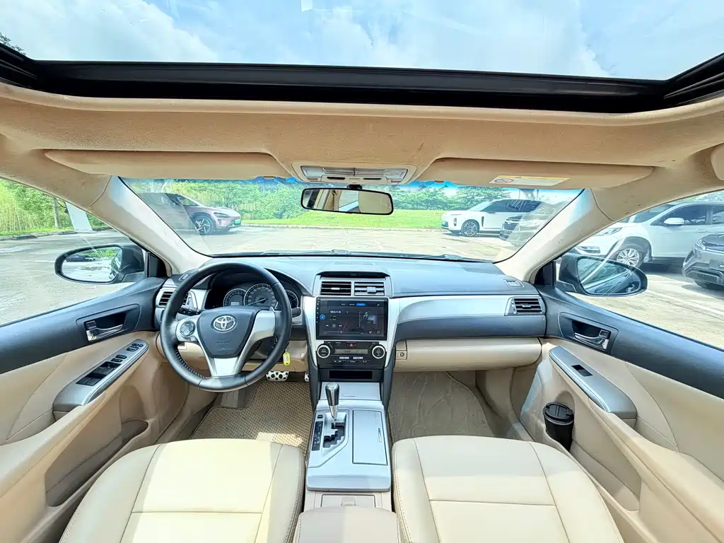 Toyota Camry 2013 — фото 17