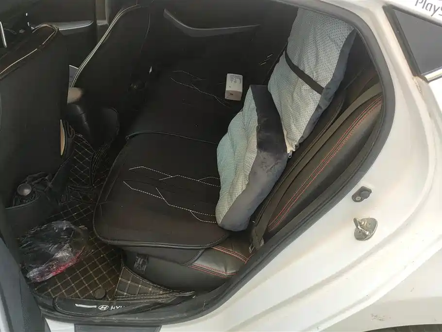 Hyundai Elantra Langdong 2018 — фото 11