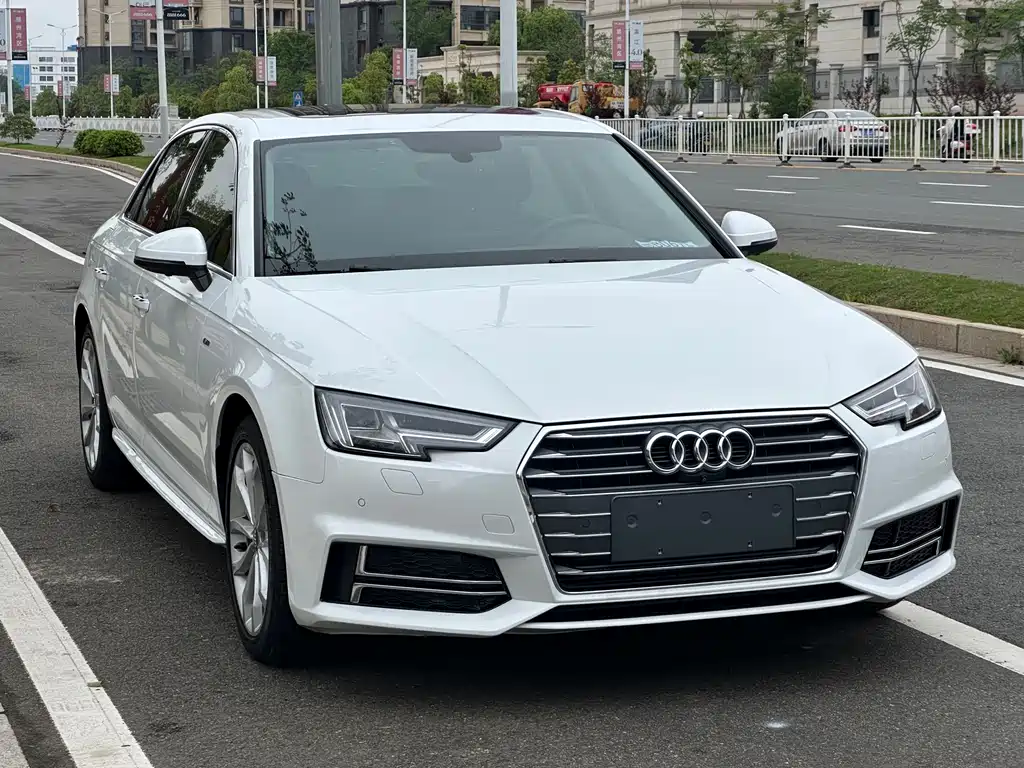 Audi A4L 2017 — фото 3