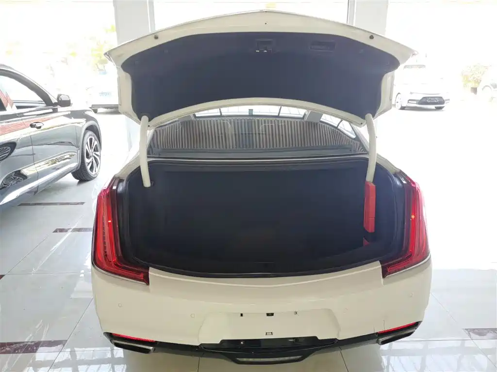 Cadillac XTS 2019 — фото 15