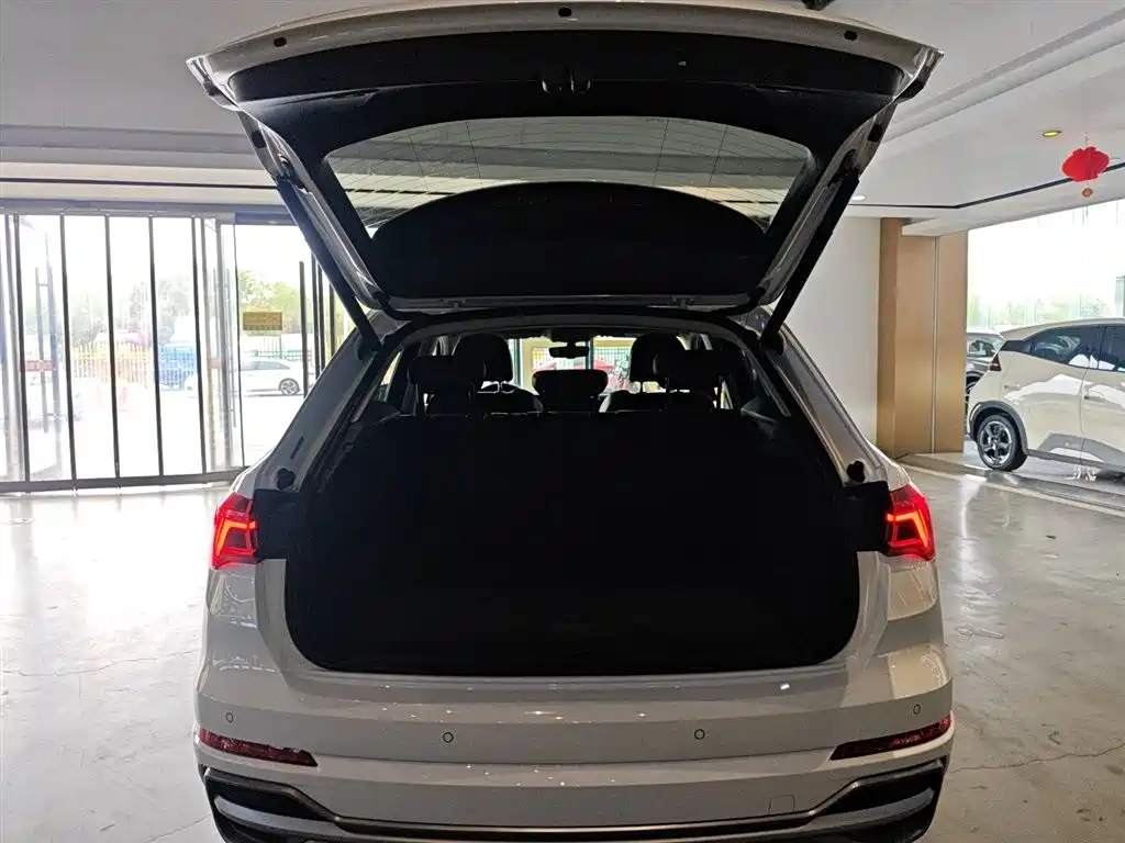 Audi Q3 2020 — фото 19