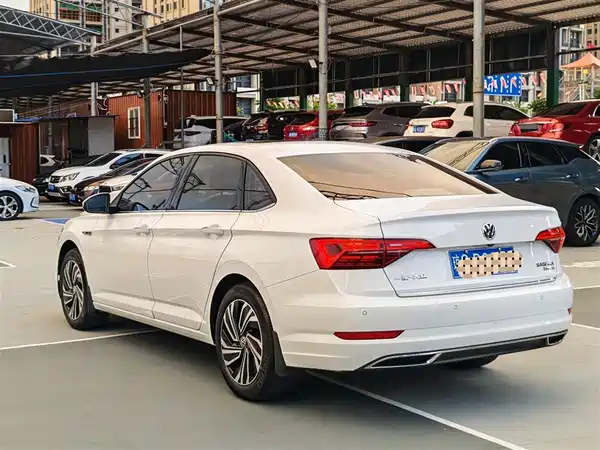 Volkswagen Sagitar 2019