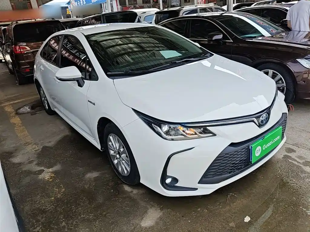 Toyota Corolla 2023 — фото 4