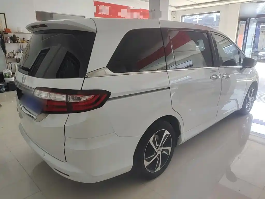 Honda Odyssey 2018 — фото 7