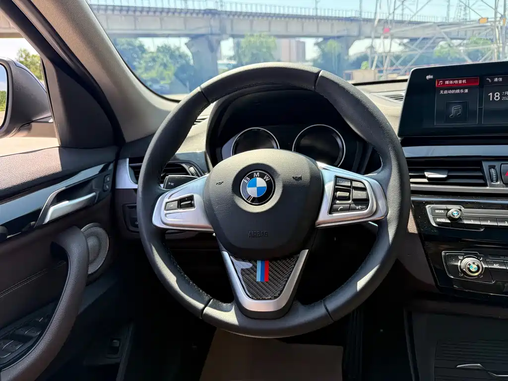 BMW X1 2021 — фото 8