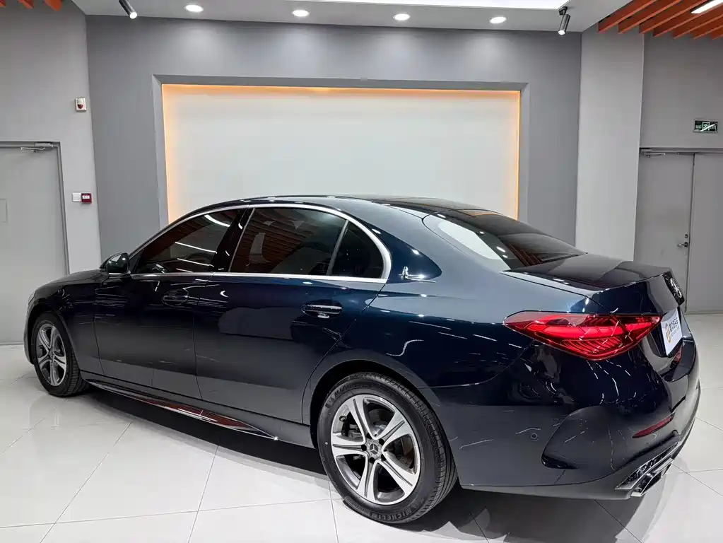 Mercedes-Benz C-Class 2023 — фото 6