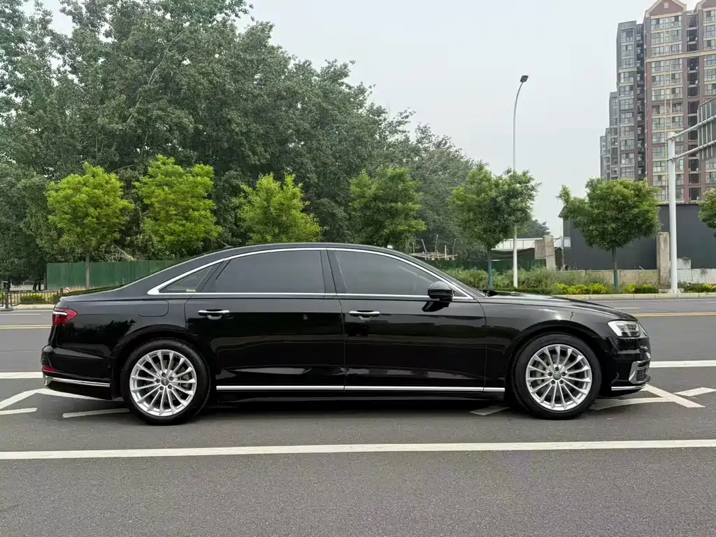 Audi A8 2020 — фото 20