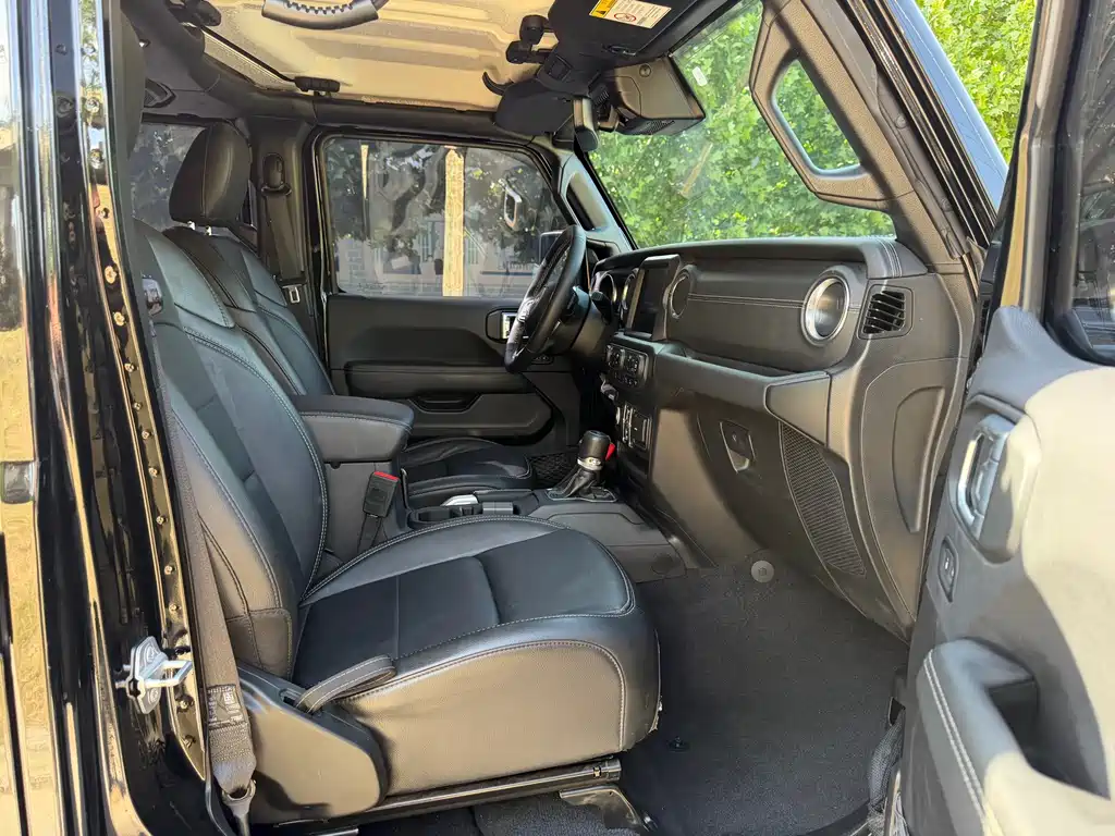 Jeep Wrangler PHEV 2022 — фото 10