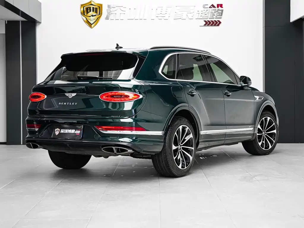 Bentley Bentayga 2021 — фото 17