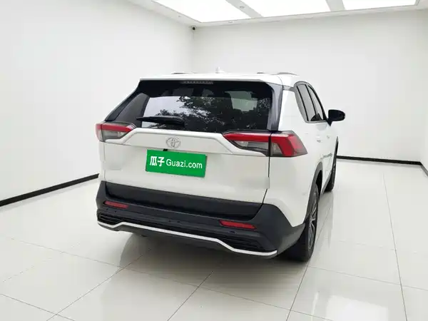 Toyota RAV4 2021
