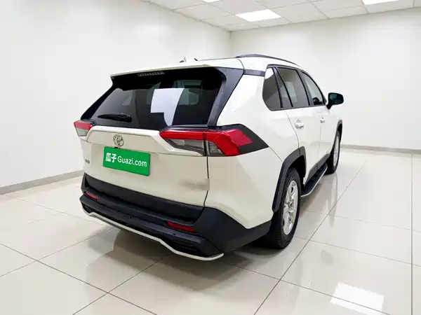 Toyota RAV4 2021