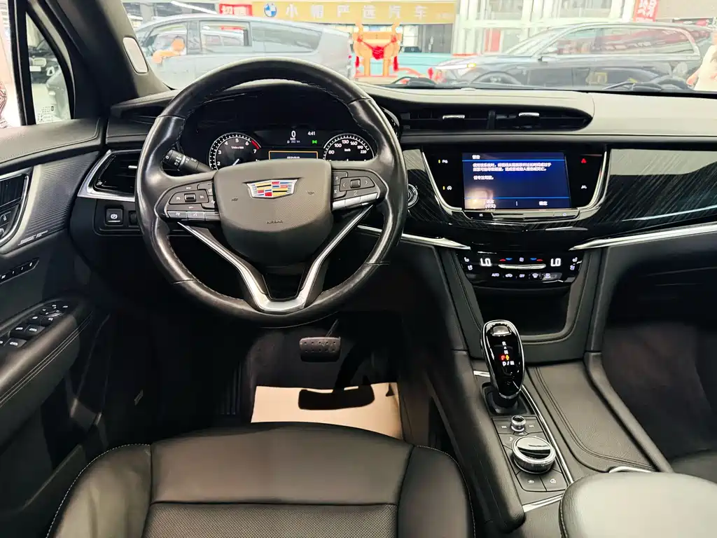 Cadillac XT6 2021 — фото 12