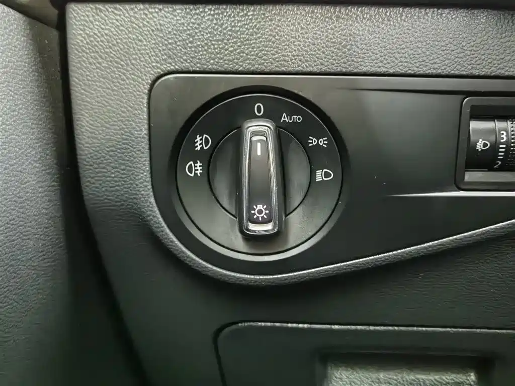 Volkswagen Tiguan L 2021 — фото 21