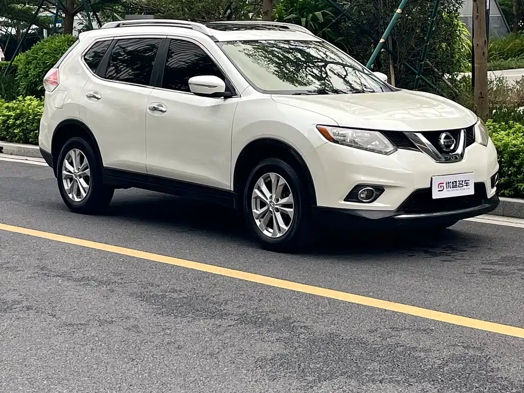 Nissan X-Trail 2015 — фото 1