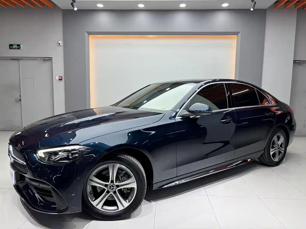Mercedes-Benz C-Class 2023 — фото 1