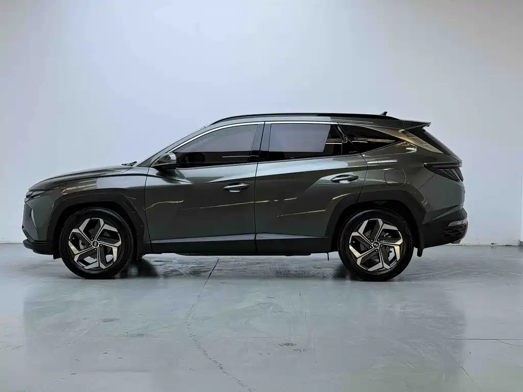 Hyundai Tucson 2023 — фото 18