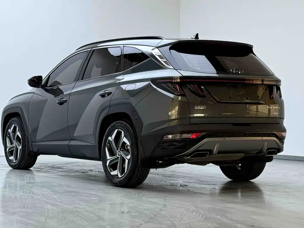 Hyundai Tucson 2023 — фото 8
