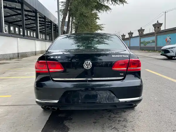 Volkswagen Magotan 2013