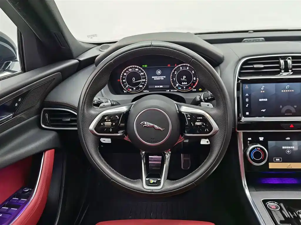 Jaguar XEL 2023 — фото 11
