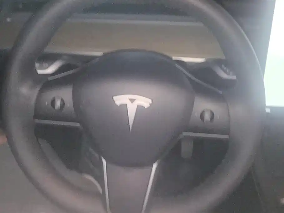 Tesla Model Y 2023 — фото 15