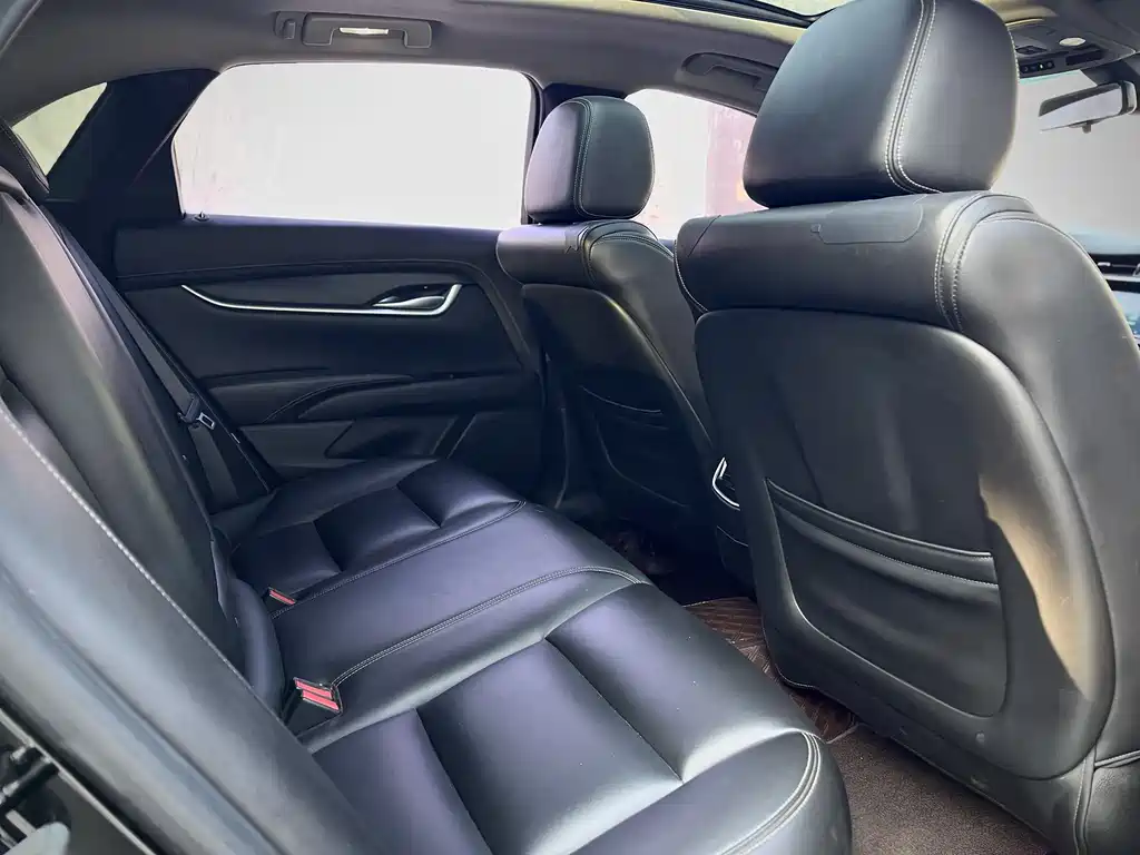 Cadillac XTS 2018 — фото 16