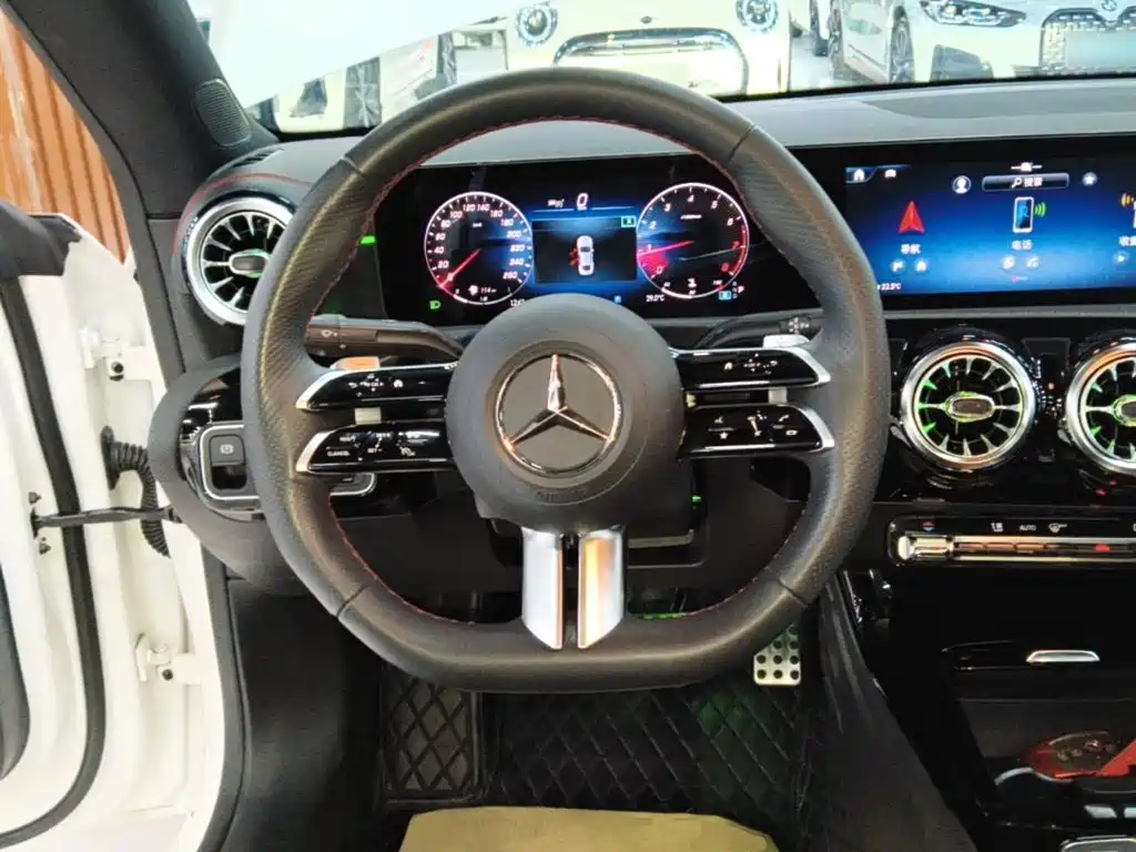 Mercedes-Benz CLA 2024 — фото 11