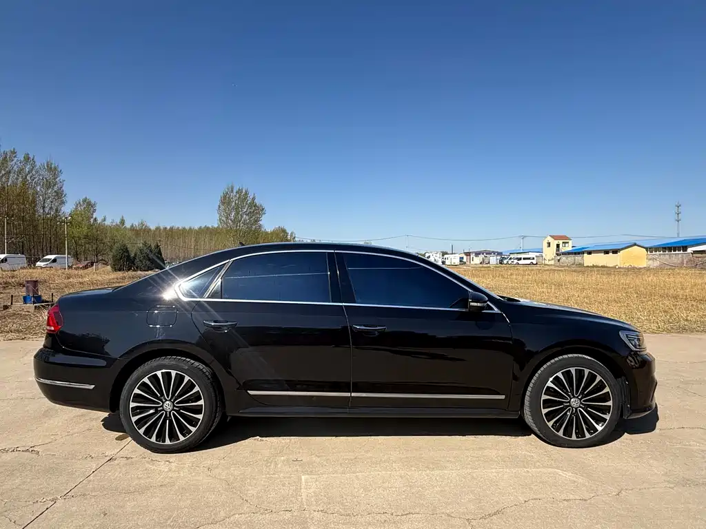Volkswagen Passat 2017 — фото 8