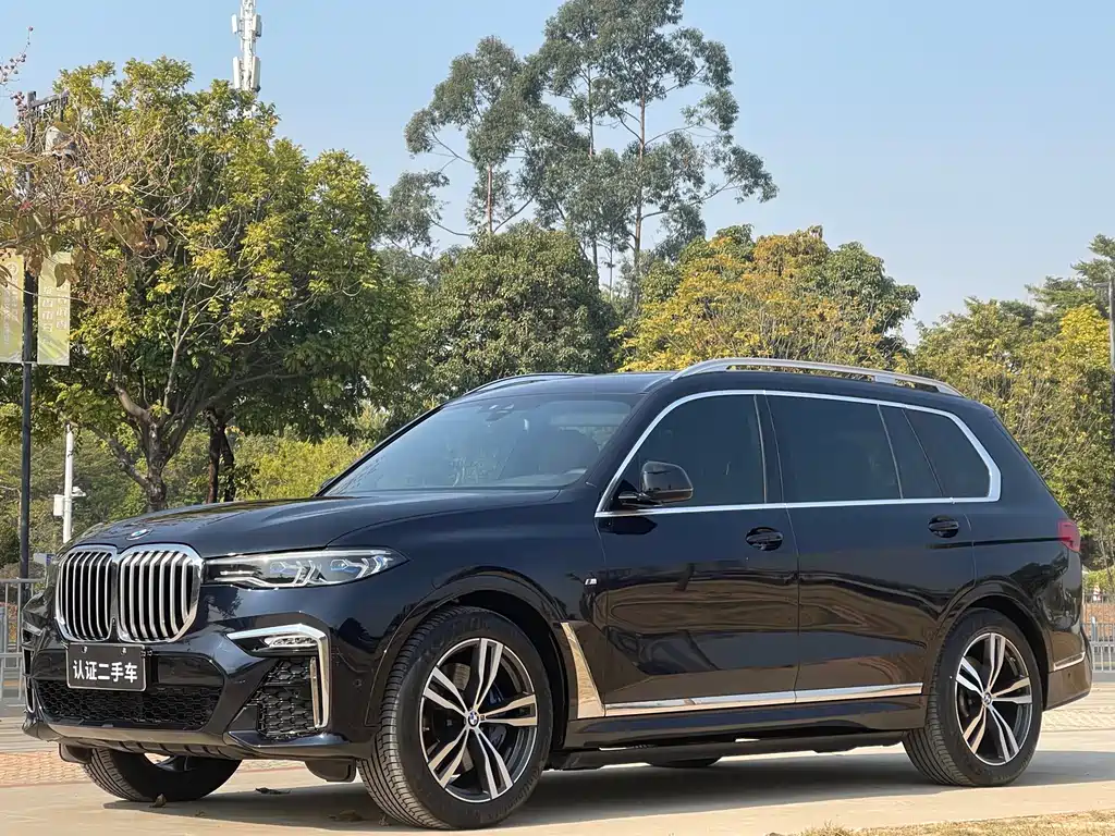 BMW X7 2022 — фото 1