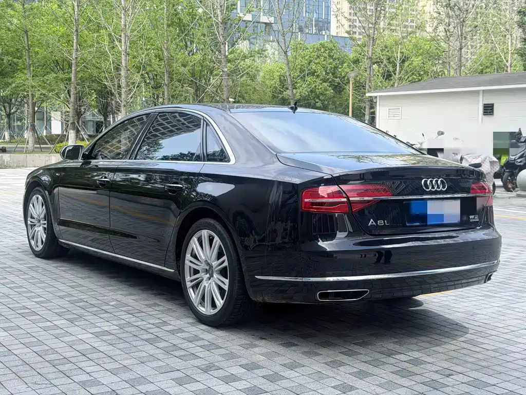 Audi A8 2016 — фото 34