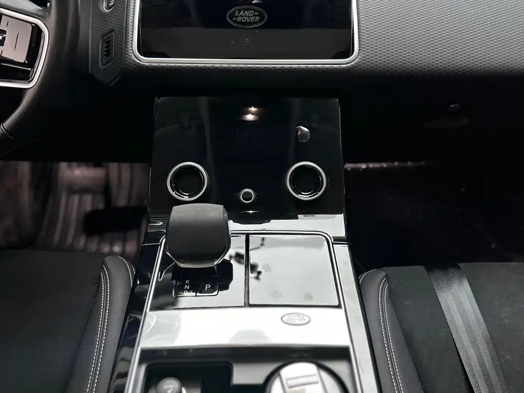 Land Rover Velar 2023 — фото 14