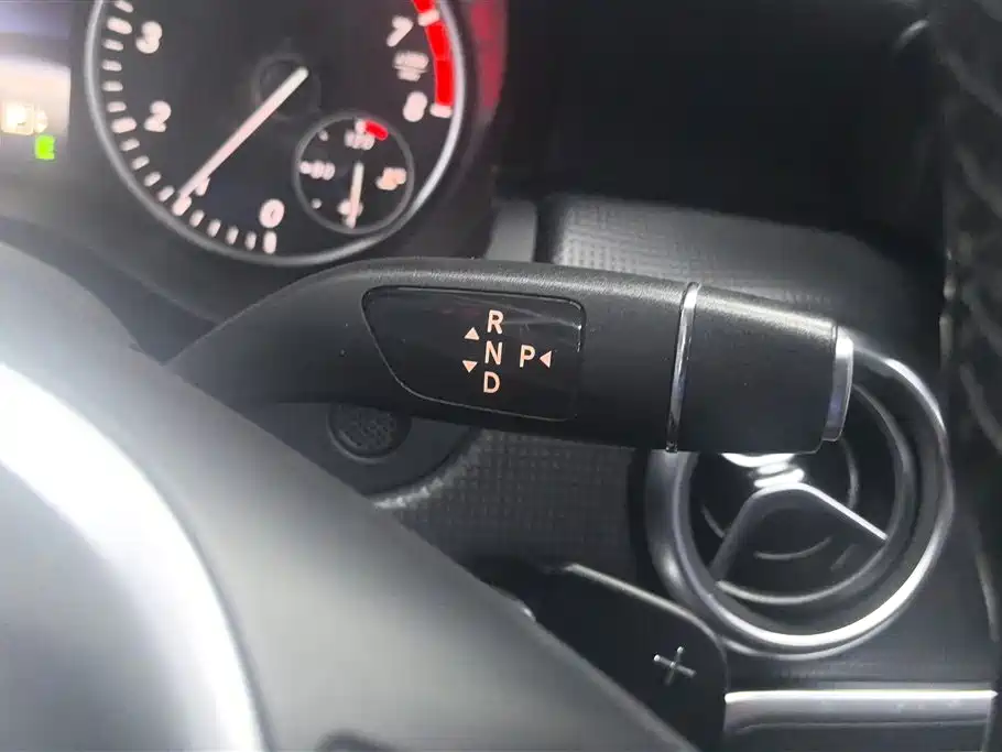 Mercedes-Benz A-Class 2015 — фото 15
